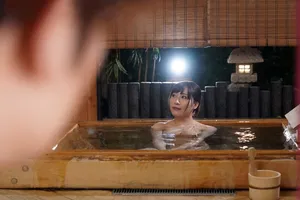 Chuyến đi giã ngoại gia đình, thay vì nắc cô vợ mang thai thì thanh niên lại địt mẹ người vợ có thai